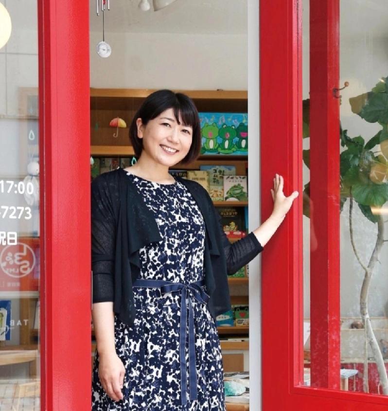 日本群馬县前桥市前女市长小川晶（43岁），被曝光与已婚男下属多次出入情趣酒店。她