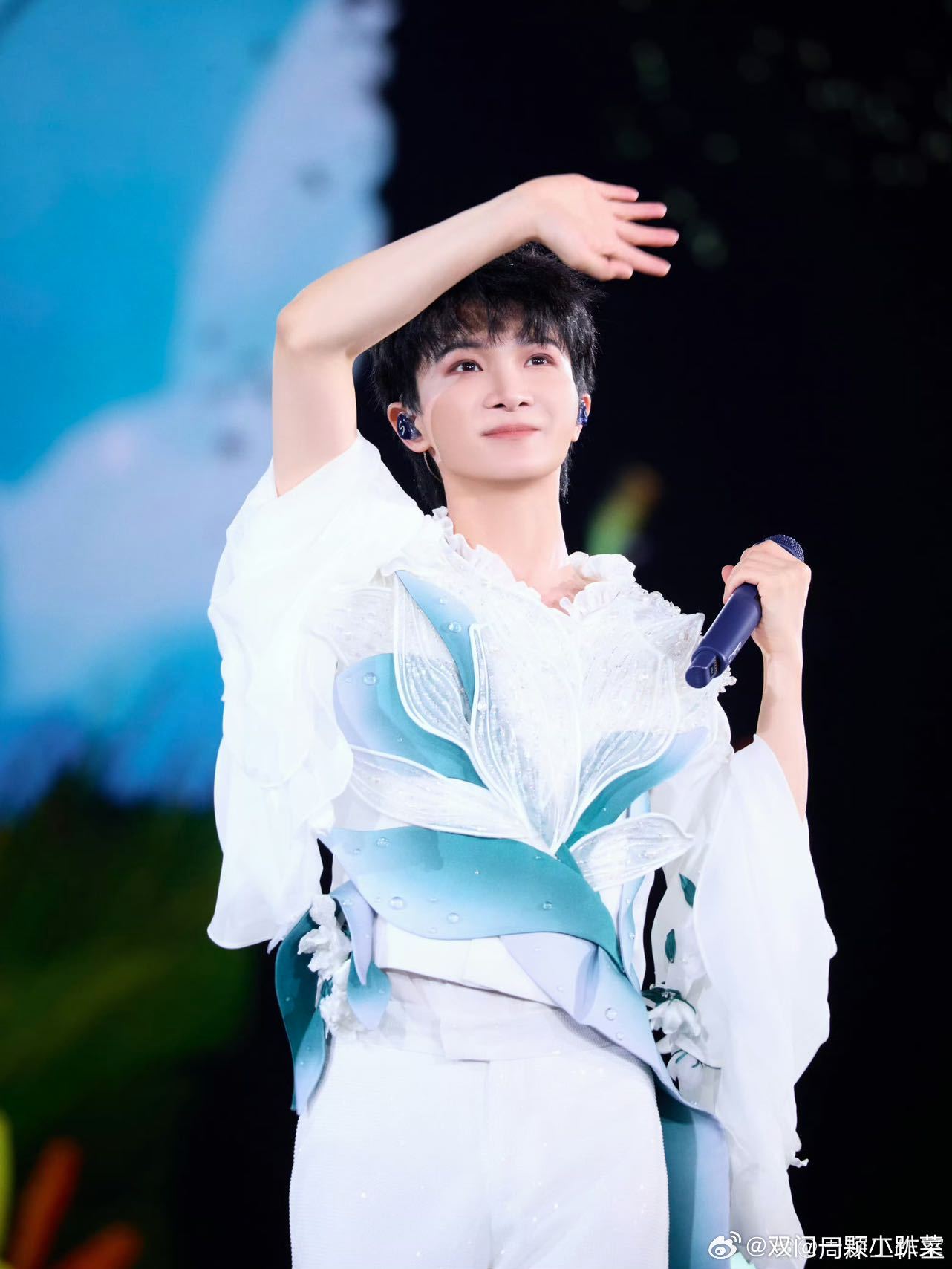 周深贵州文化和旅游推广大使 第二十届贵州旅发大会开幕式上，周深正式解锁“贵州文化