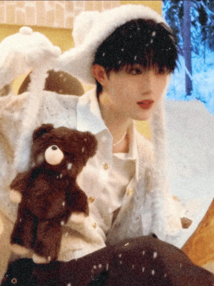 毛茸茸的冬日造型也太适合苏新皓这个萌物了🥺#苏新皓冬日造型# ​​​