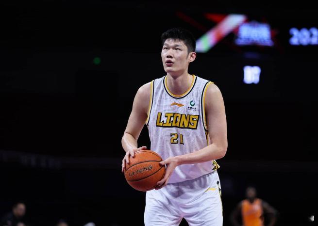 冲击万分大关！胡金秋解锁生涯的9000分里程碑12月27日讯 CBA常规赛继续开