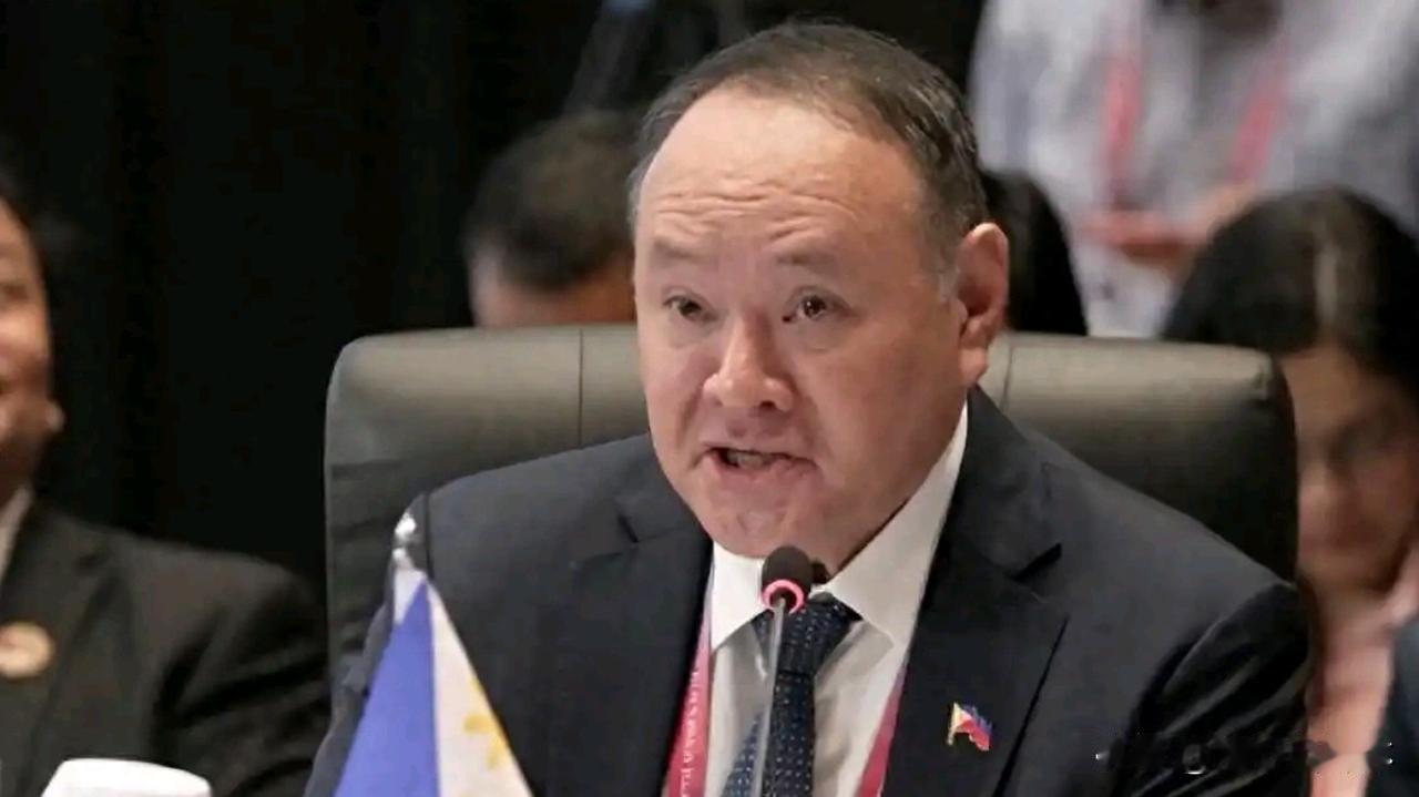 制裁落地：南海舆论集体沉默背后的利益逻辑
 
制裁消息公布的那个下午，舆论场陷入