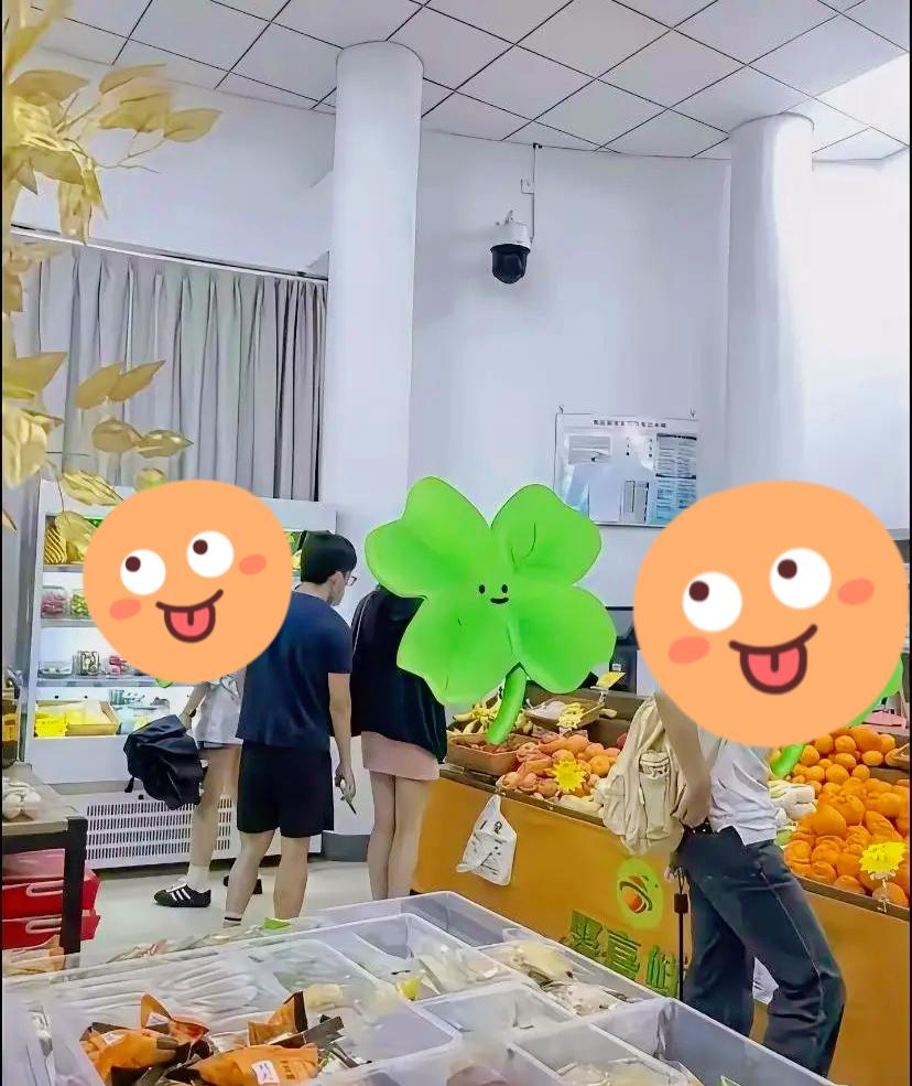 如今最揪心难受的，
莫过于南京审计这位研究生的父母了。
南京审计素有审计界黄埔军