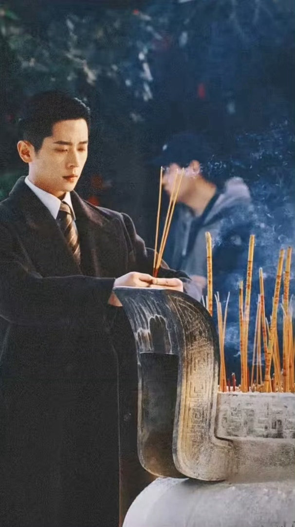 玉簟秋杀青玉簟秋 玉簟秋杀青快乐！丞磊饰虞昶轩、徐若晗饰叶平君，路透甜虐交织，捧