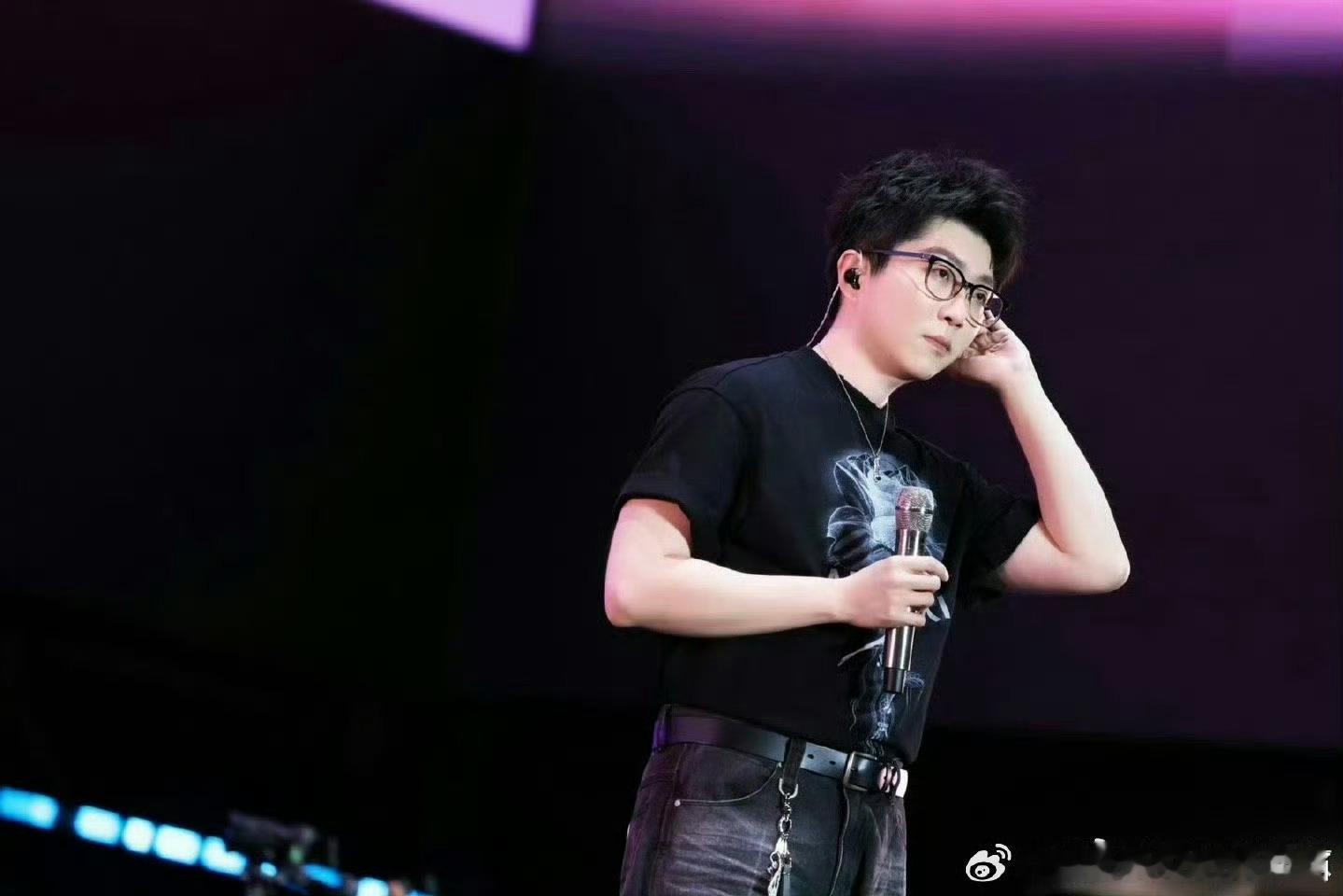 毛不易疑似误入仙家对话毛不易跟粉丝对话他太搞笑了，他们真的很会整活啊哈哈哈哈 ​