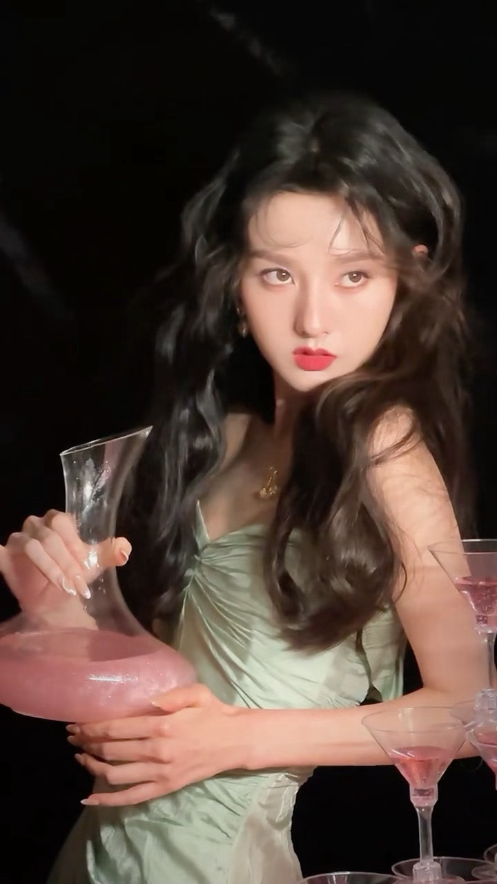 宋祖儿这个活动出图花絮，完全美丽老婆，太美了！ 