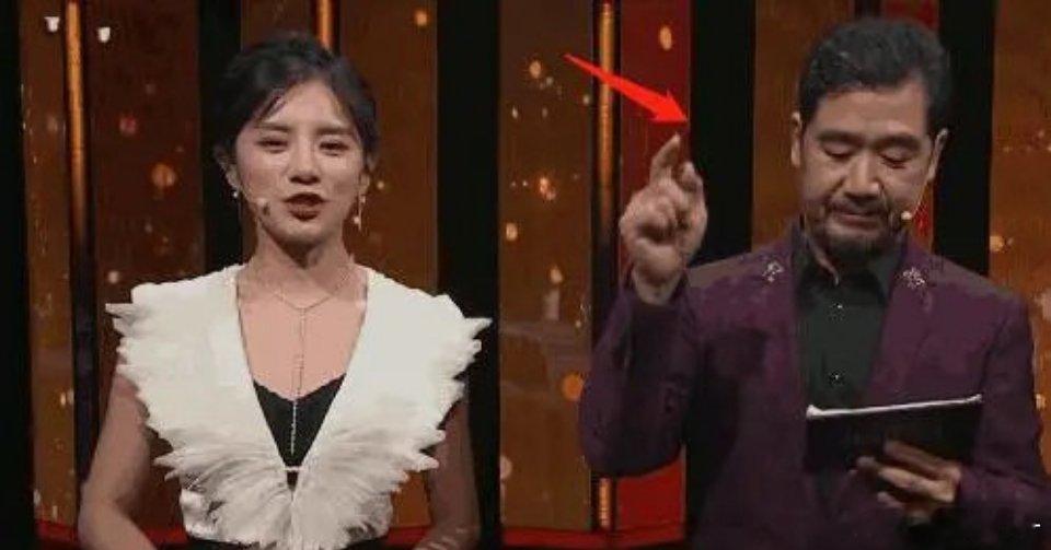 伊一的衣服消失术 