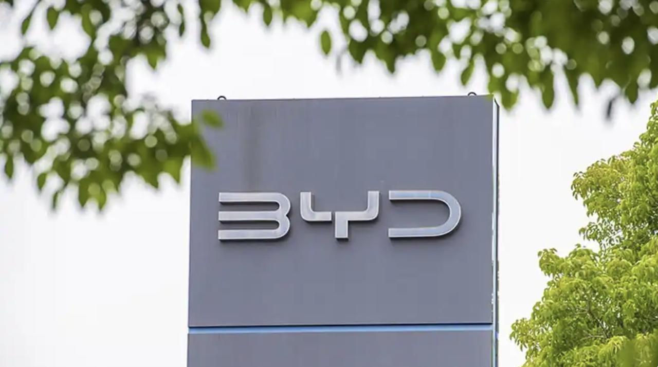 比亚迪经销商集团“暴雷”，是真的吗？比亚迪山东某经销商集团发布公告：受比亚迪经销