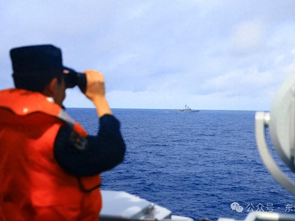 曾经就在特朗普批准出售武器装备给台湾后，中国首次以“武力”威慑美国，中国公开表态