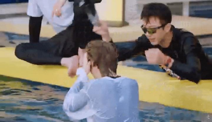 谁能想到！五哈鹿晗落水暴露扁头，打破我对他圆头的所有想象。本以为扁头会让五官显平