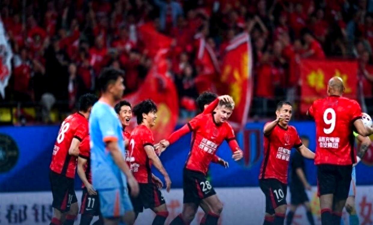 成都能否成为第二个八月王！
成都蓉城4比0胜浙江，开局8轮7胜1平。这样的天胡开