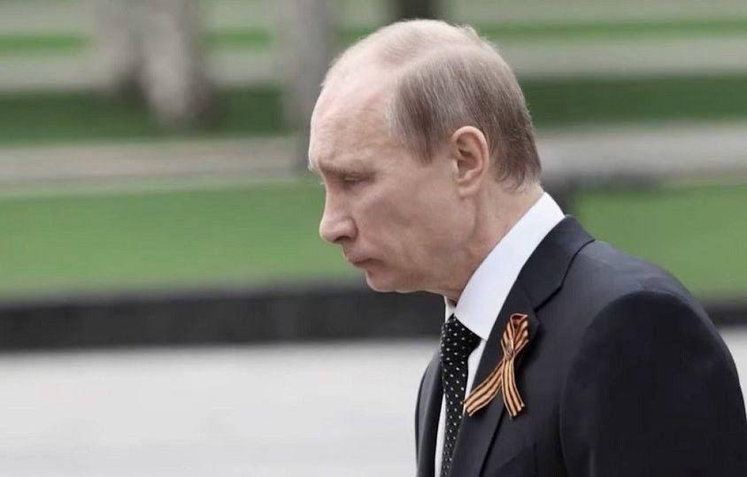 俄罗斯国防部证实，今年红场阅兵将不包括军事装备。
他们以"作战态势"解释了所有这