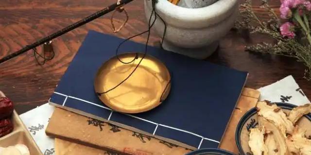 房劳过度，为什么会出现宗筋易敏、精关不固的问题？








很多人一旦出现