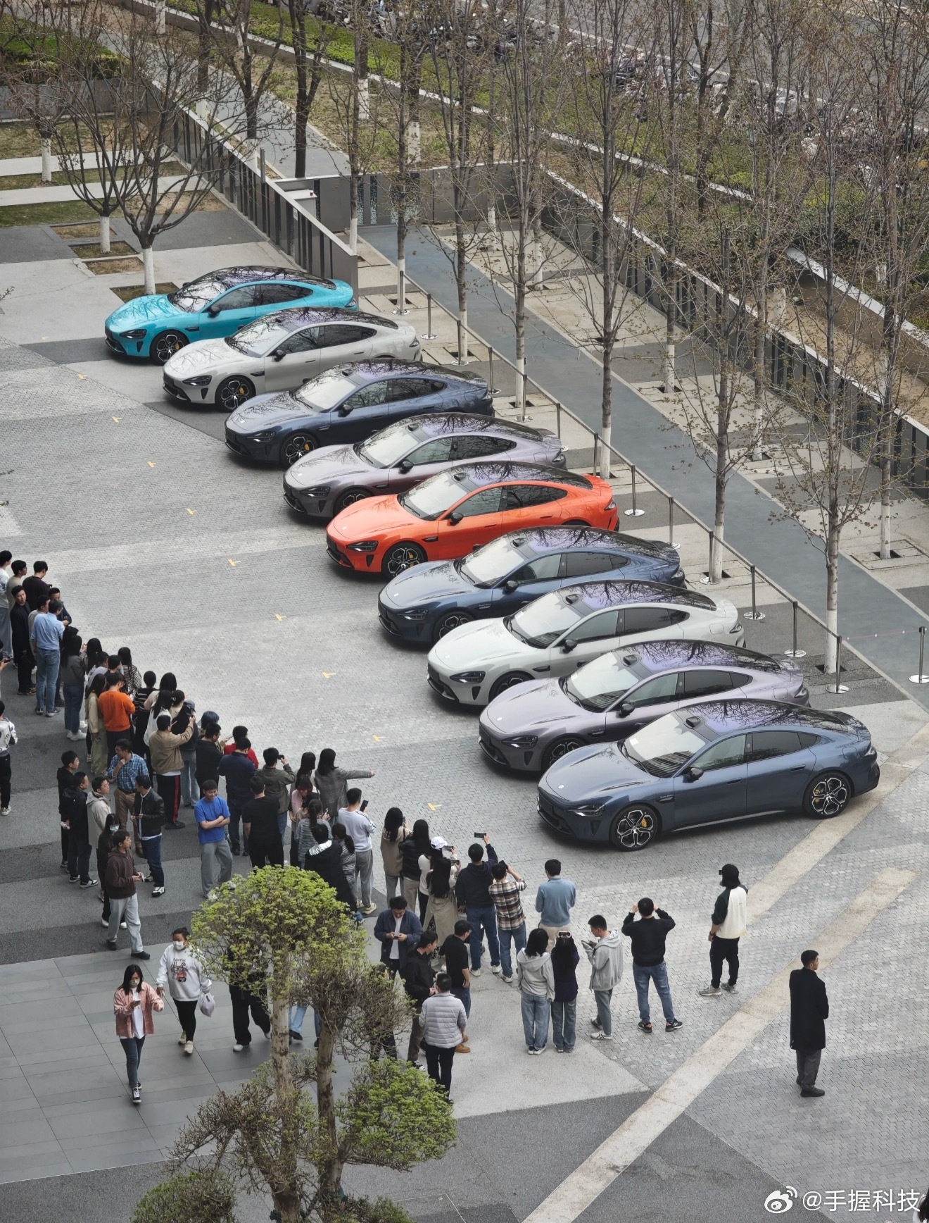小米新品发布会都刷到新SU7的锁单数据了吗？3天门店试驾破5万人，锁单稳稳超过3