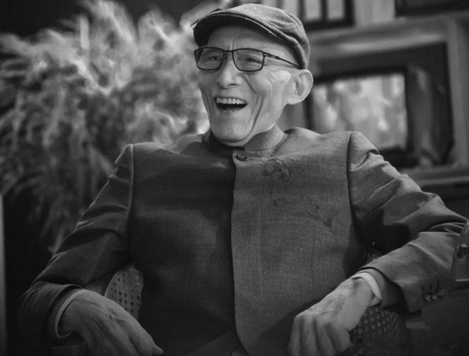 2024年90岁的游本昌出席电视剧盛典时曾激动地表示，自己从小就向往电影、喜欢电