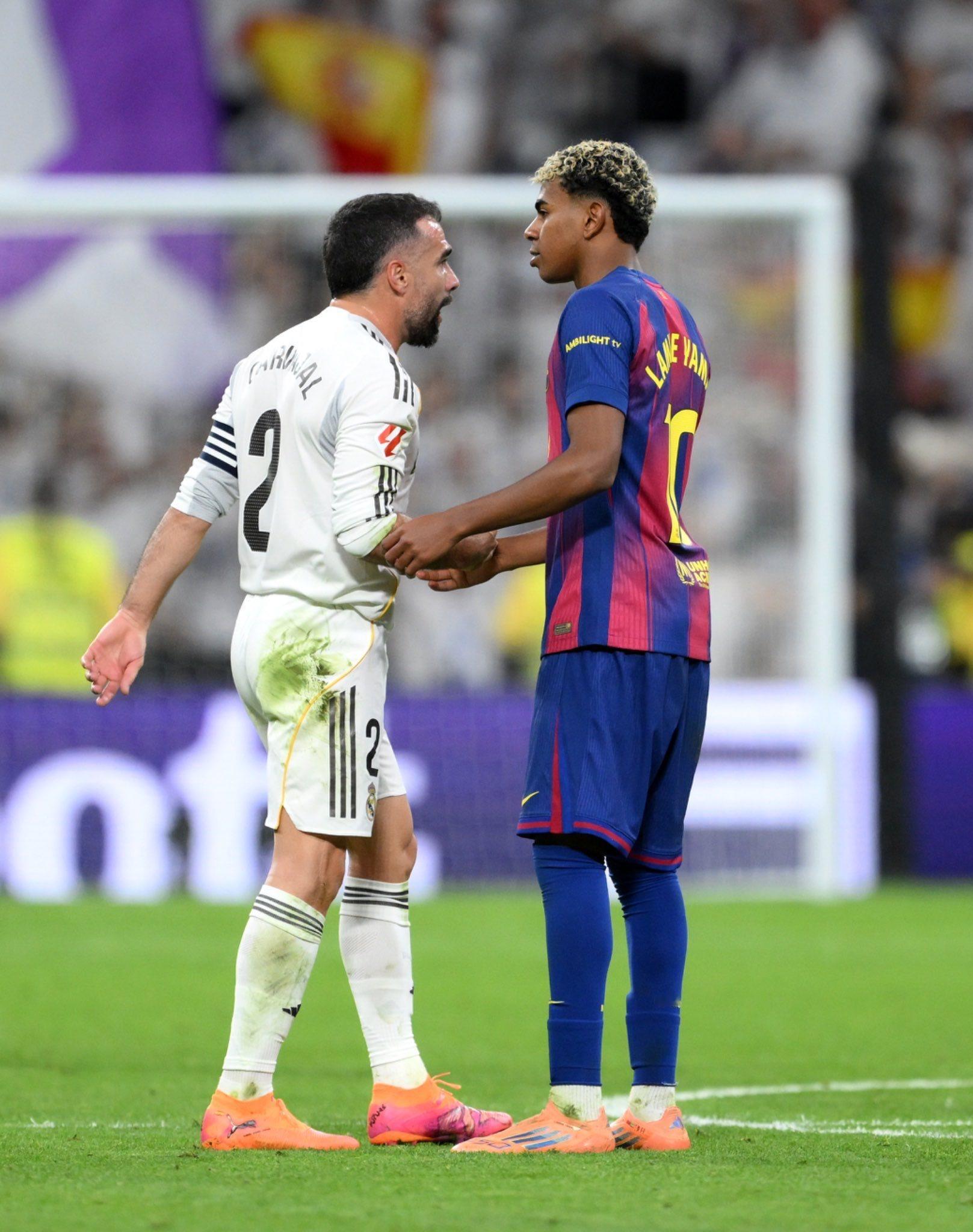 阿斯报：在西班牙国家队内部对巴萨和皇马球员之间的关系表示担忧。本赛季国家德比中发