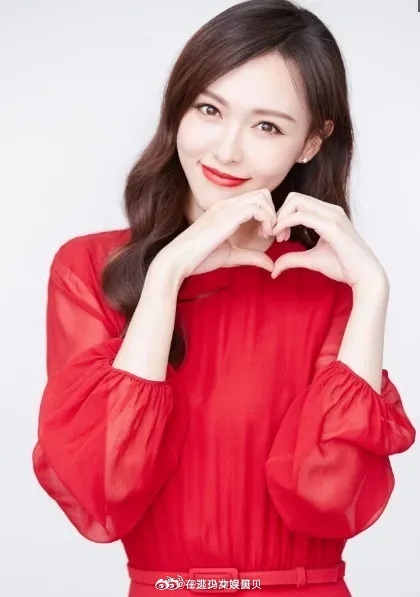 娱乐圈永不塌房的八位女演员1、 唐嫣2、李沁3、刘诗诗4、赵丽颖5、周冬雨6、孙