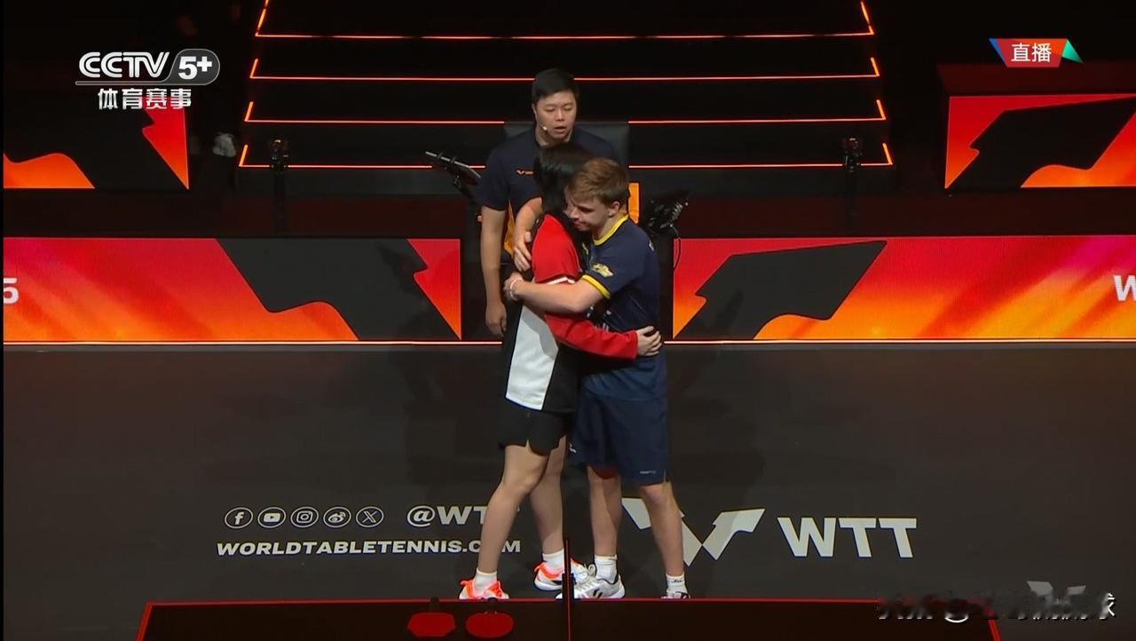 中国男乒名将王楚钦真是太可惜了，他竟然因伤退赛了！在今天进行的一场世乒联总决赛男