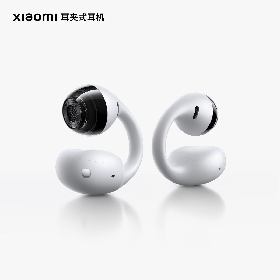 Xiaomi 耳夹式耳机『珍珠白』配色今日亮相，采用磨砂材质，白+黑熊猫撞色设计