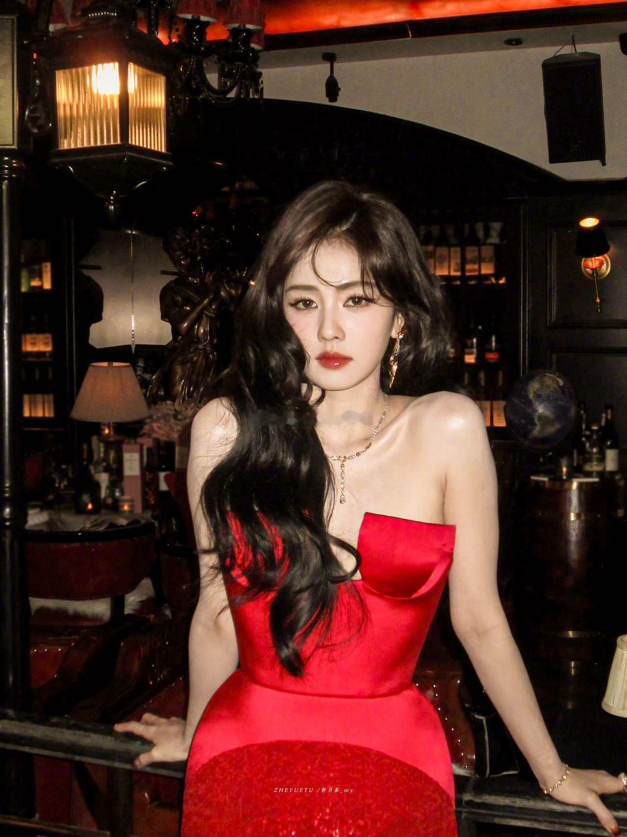 白鹿什么时候开演唱会 谁懂啊，每次听完白鹿的歌都意犹未尽，不管是OST还是舞台表