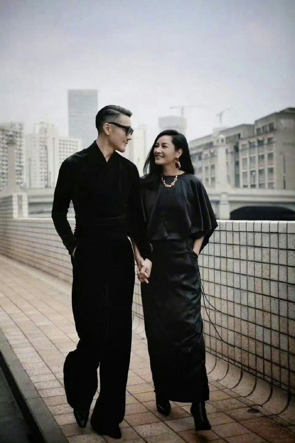 胡兵要去papi节目了 谁能不爱这种熟人局！瞿颖一喊胡兵就光速安排行程打包行李，