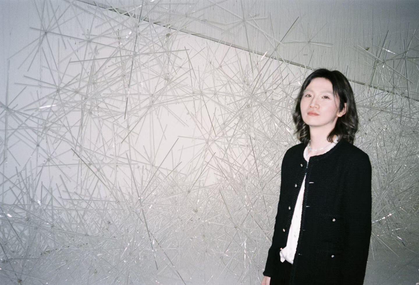 好利来大公子晒长发照，还点赞了好几条称他为女生的评论ps：罗昊还曾和周扬青短暂谈