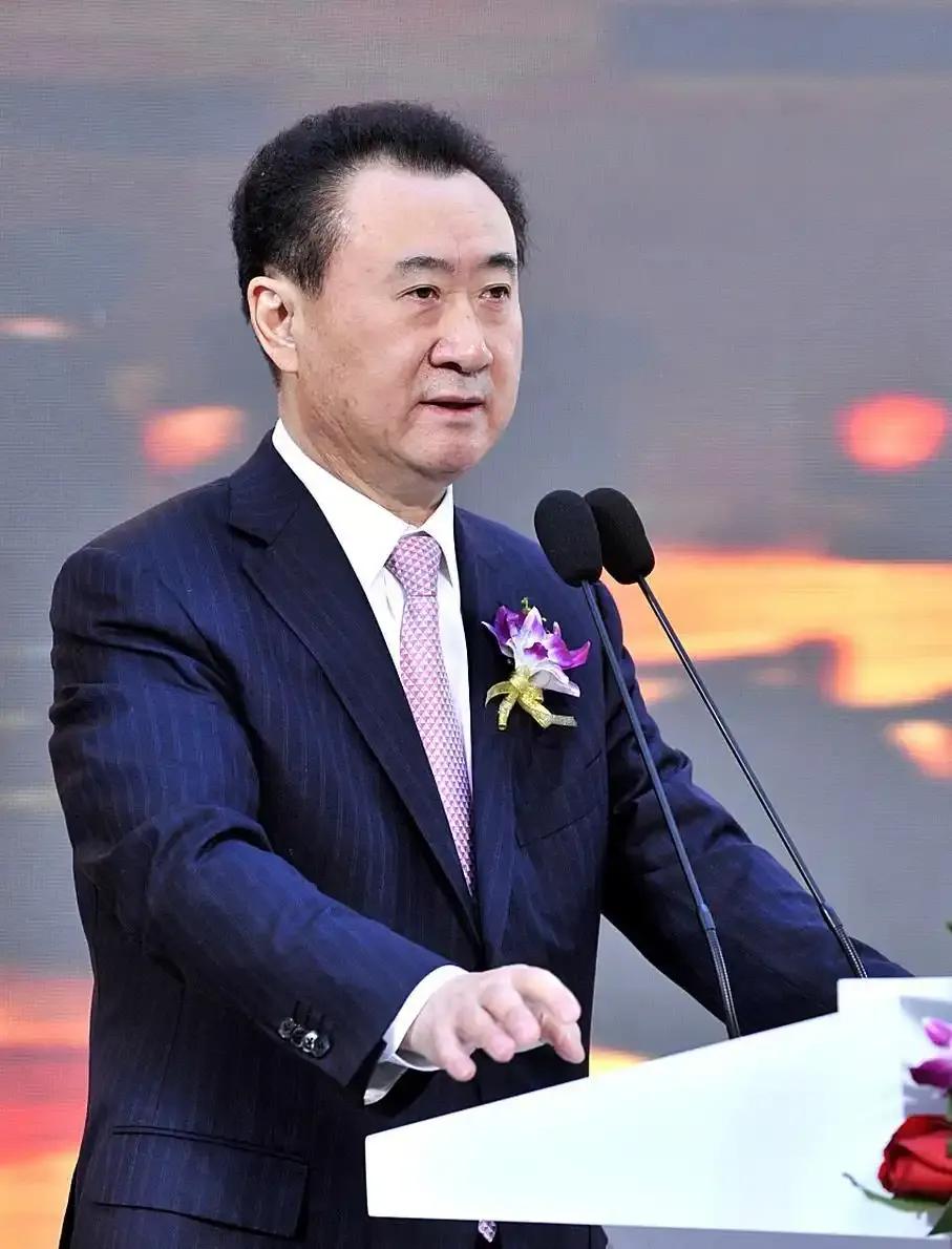 收割王健林的人是谁？“万达电影”今天更名为“如意电影”，吞并万达电影的资本大佬是