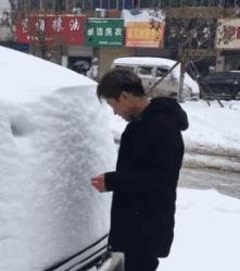 还是雪大点玩法花样多 