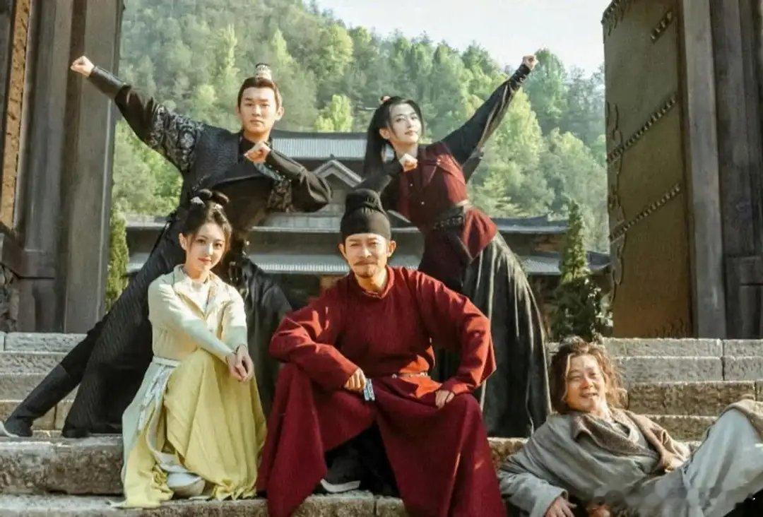 《唐朝诡事录之长安》解救了处于剧荒中的观众。开播即爆，原班人马齐聚长安，品质一如
