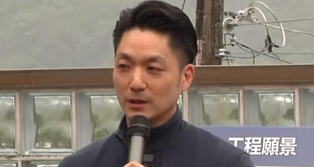 台北市长蒋万安今天下午会前接受媒体堵访，被问到沈伯洋正式出战，还找民进党秘书长徐