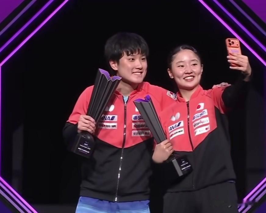 不管怎么说，兄妹俩能同时登上冠军领奖台一般人应该没见过，历史上是不是不曾有。张本