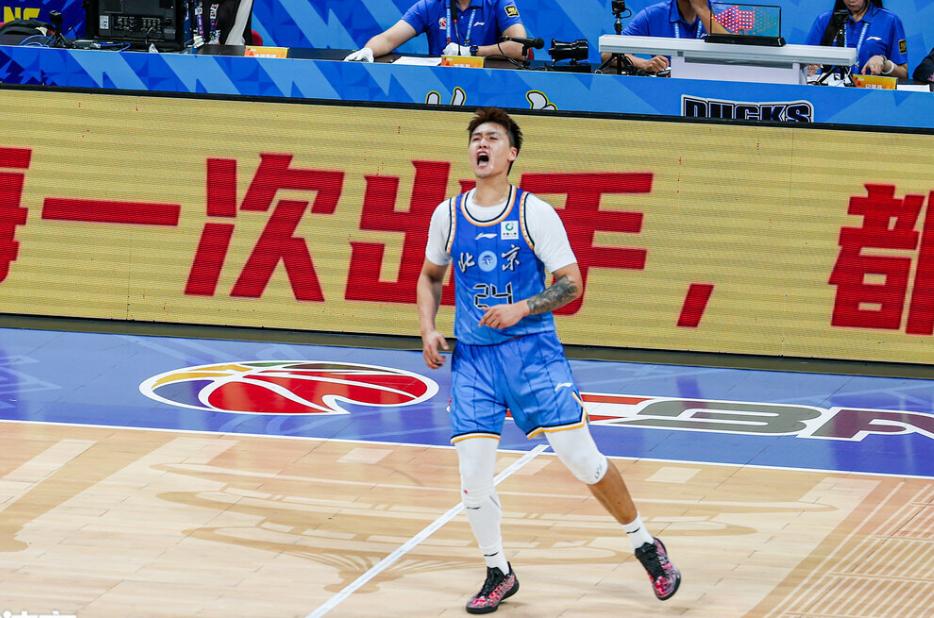 输广东3分！揪出3个"废柴"，坑惨了北京北汽！
CBA季后赛8进4第二场比赛，北