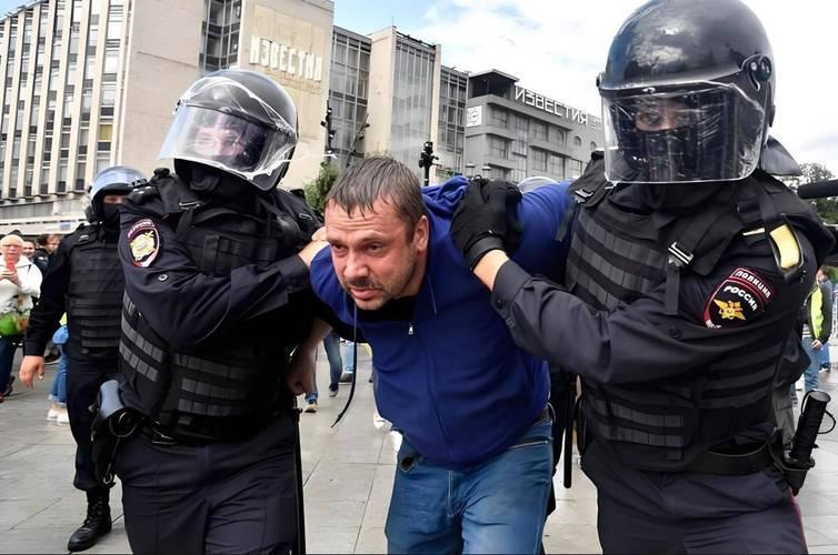 外交官变间谍，12年牢饭等着你！

俄罗斯外交部前雇员阿尔谢尼·科诺瓦洛夫栽了！