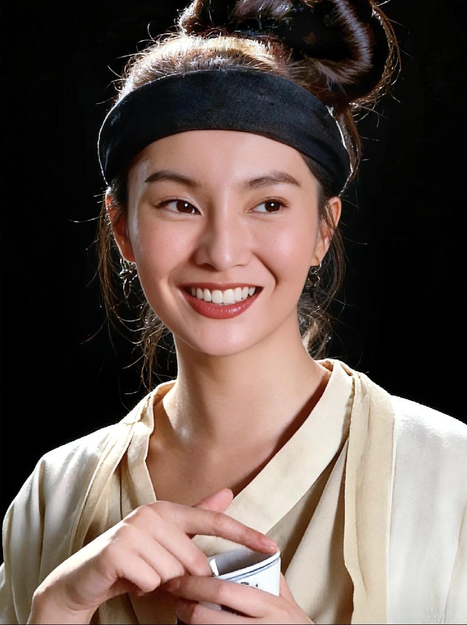 没想到镖人上映之后率先火起来的竟然是陈丽君和李云霄，一对越剧CP双双跨界成功！