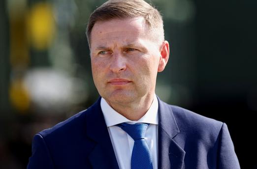 爱沙尼亚与俄罗斯接壤，扼守芬兰湾，是北约封堵俄波罗的海舰队的前沿桥头堡，长期将俄