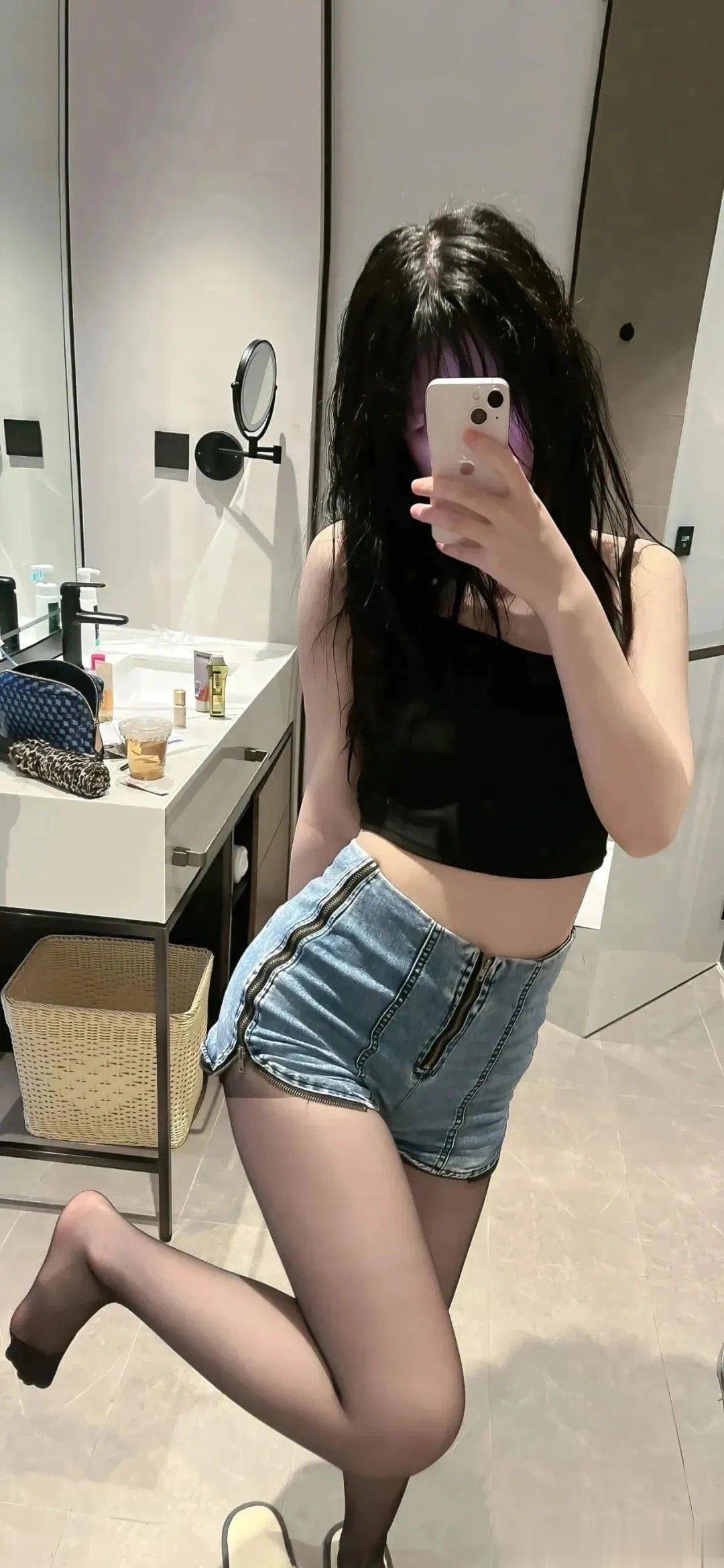 这条给你们蹲个晚上互👀的 ​​​  🌸🌸🌸 ​​​