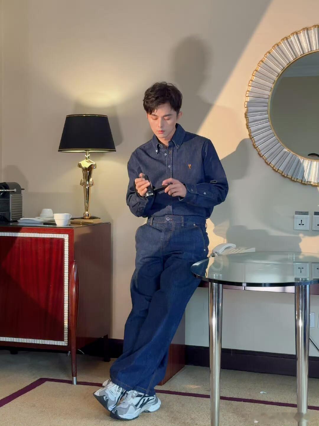 不许再说叶祖新是草包老十了 天潢贵胄气质藏不住，猎杀时眼神冷如冰，叶祖新把顾玉的