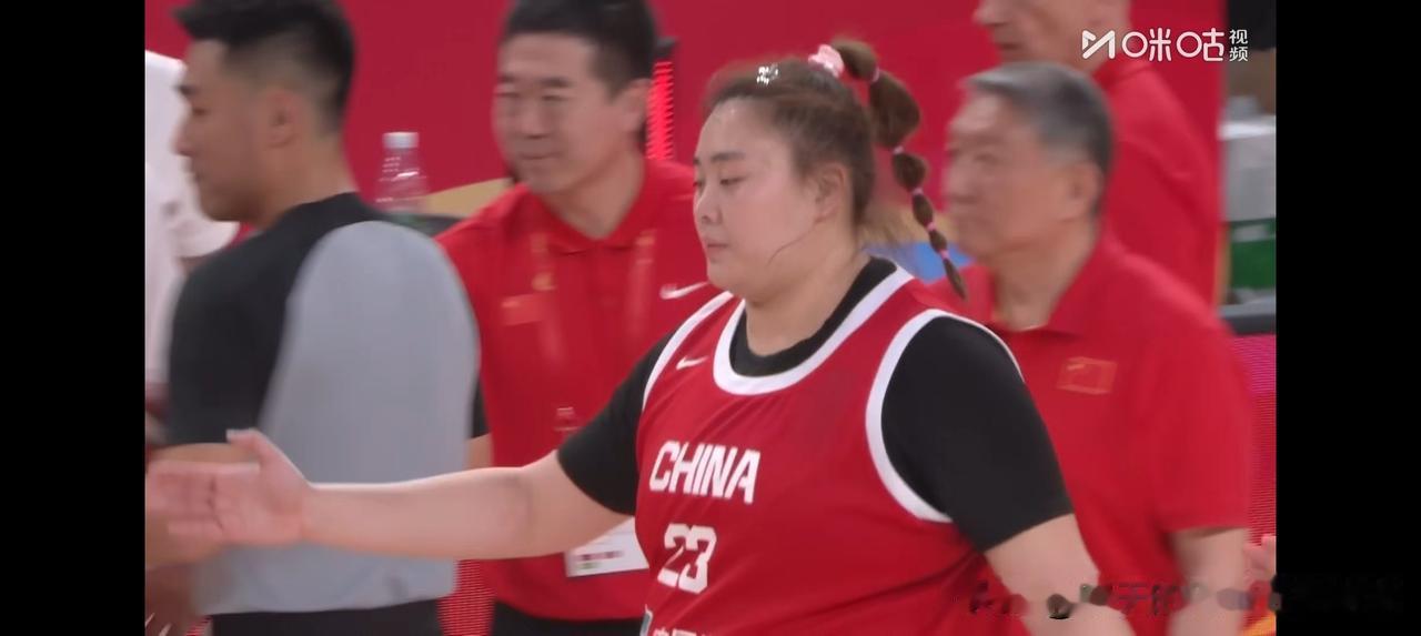 随着杨舒予和陈明伶的回归，再加上如果李月汝与韩旭也回来，那中国女篮的内线就显得拥