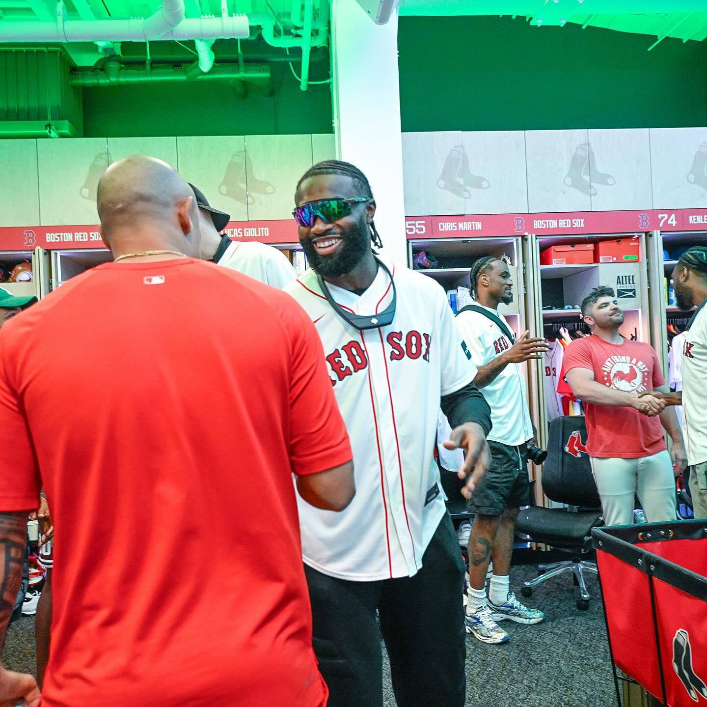 杰伦IG更新Fenway Park之旅🏆️ ​​​