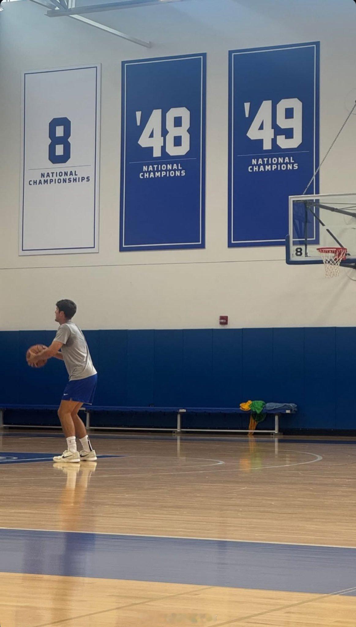 谢泼德返回肯塔基做慈善去了里德谢泼德休斯顿火箭NBA吐槽大会 ​​​