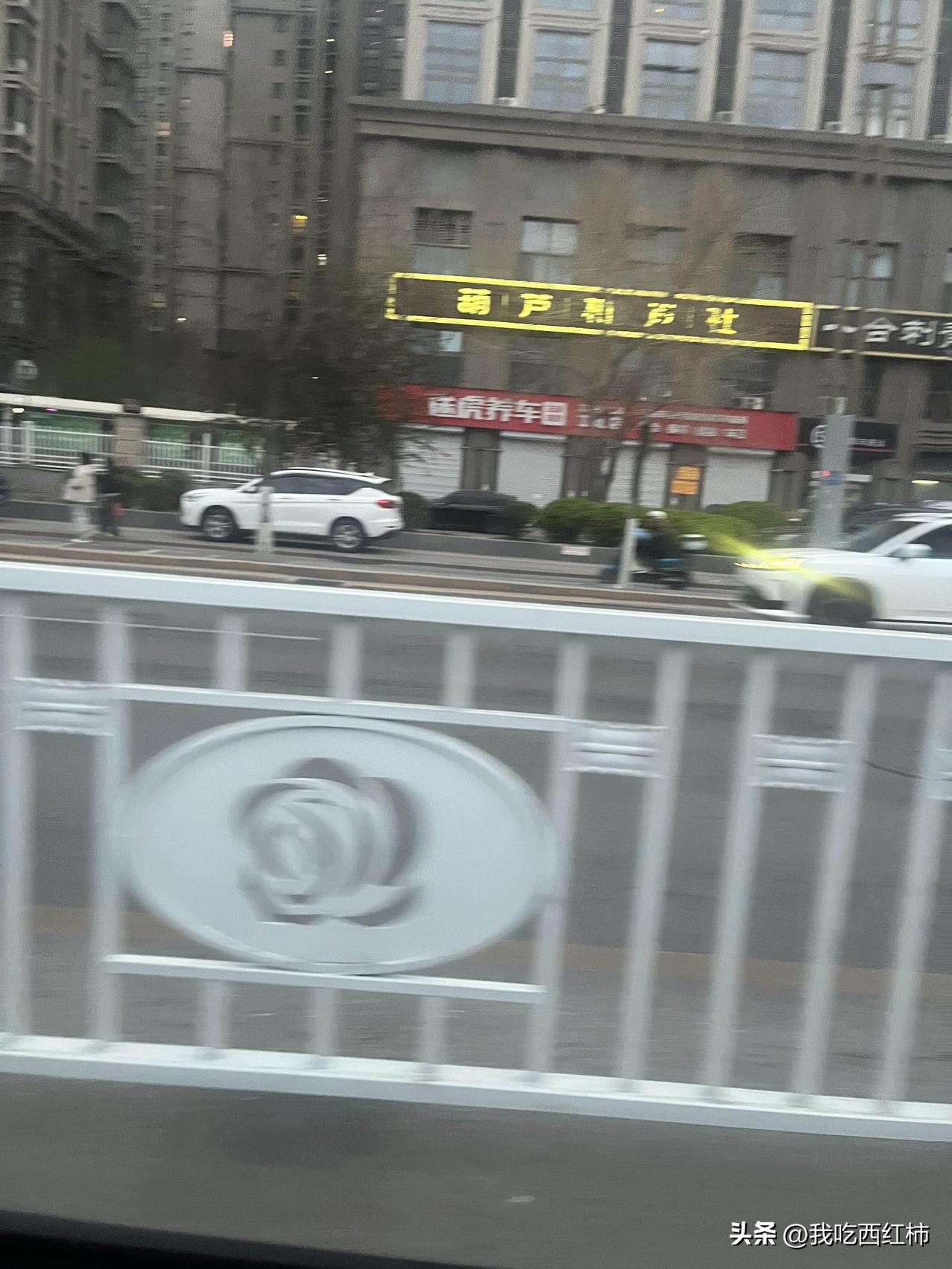 昨天跟朋友吃饭，感叹考公真是命啊
好朋友谈恋爱了，之前就听她说过男朋友家庭很好，