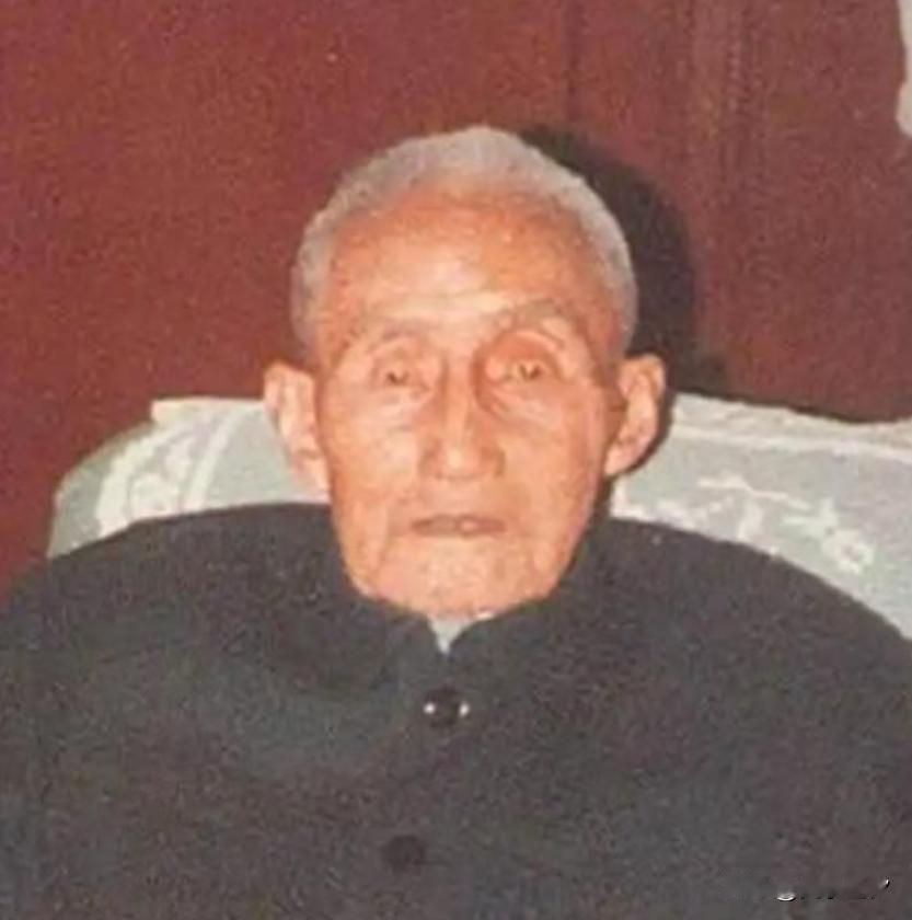 1949年，原79军军长被俘虏后想要自尽，想到自己20岁的漂亮老婆，一脸麻子，身