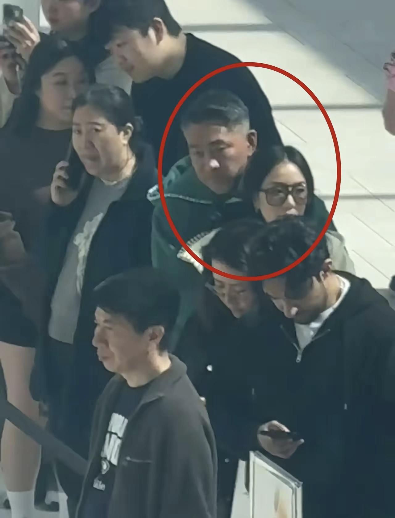 林建岳好像真的没有资格说何正德呢，毕竟林建岳在感情里也不长情，也不是一辈子是跟一