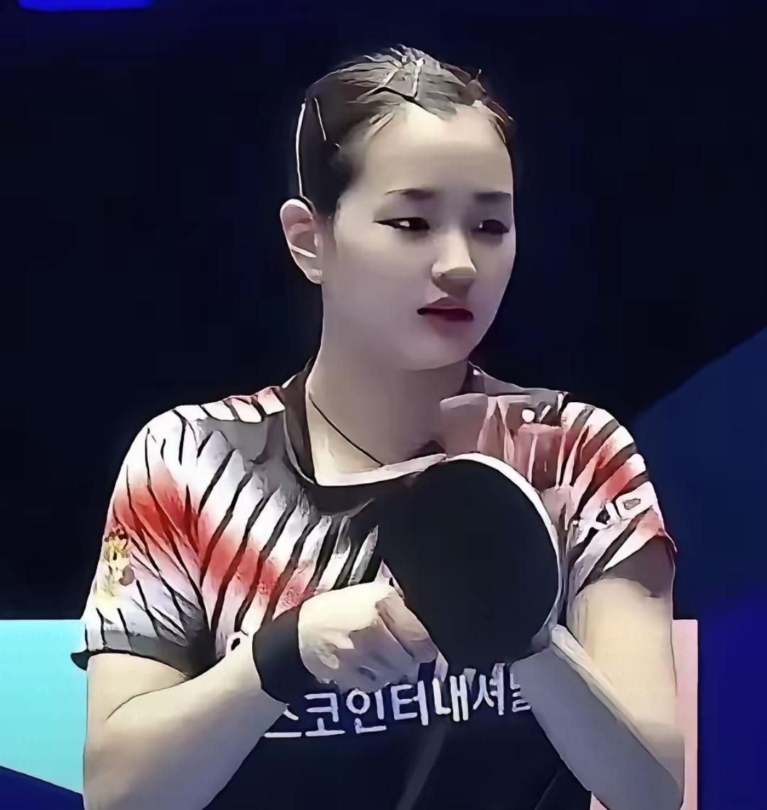 看金娜英打球，谁还能顾得上比分啊？

她这长相是长辈喜欢的长相，整个干净利落。
