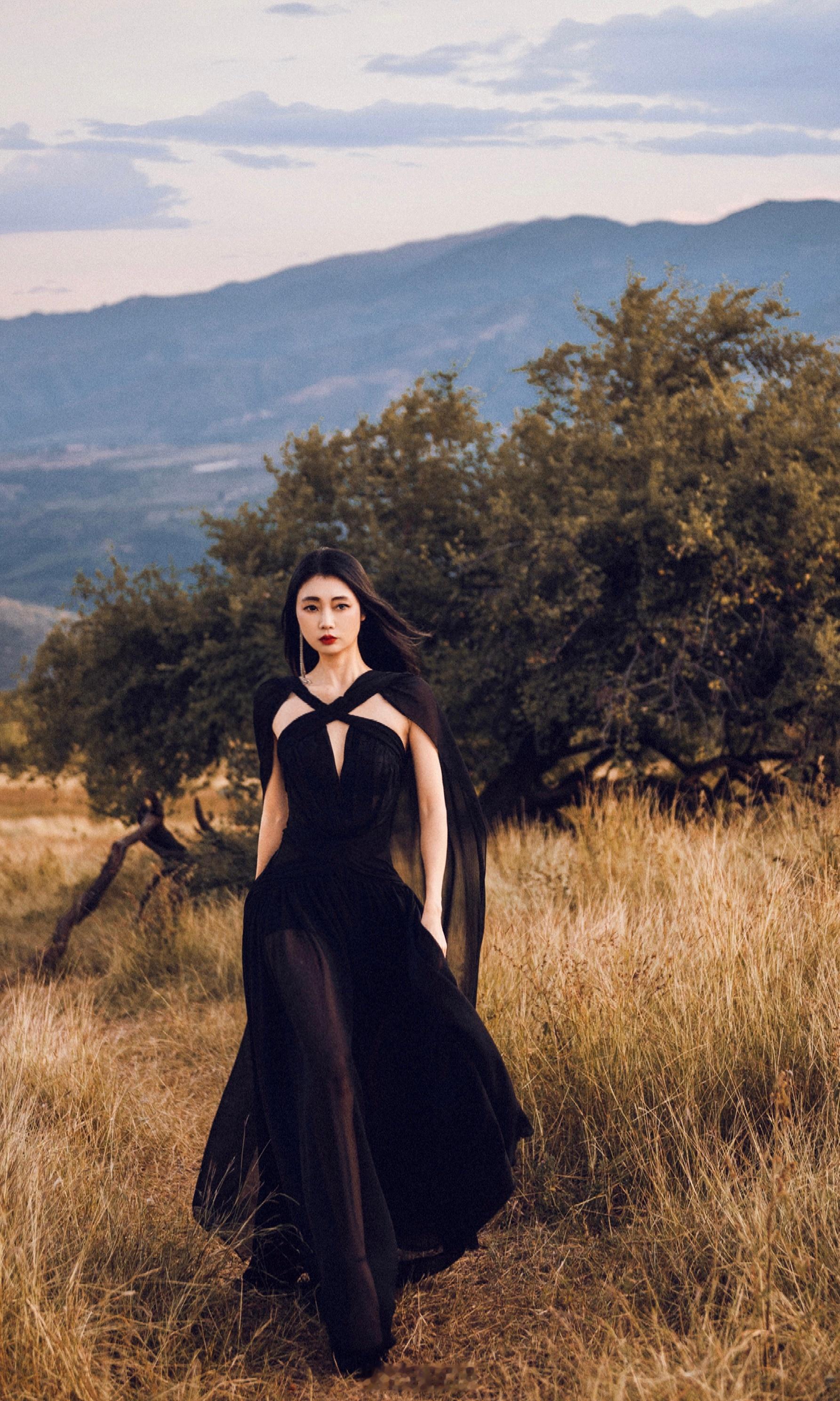 山野为幕 风作序章在四下无人的旷野中野才是灵魂的底色山野