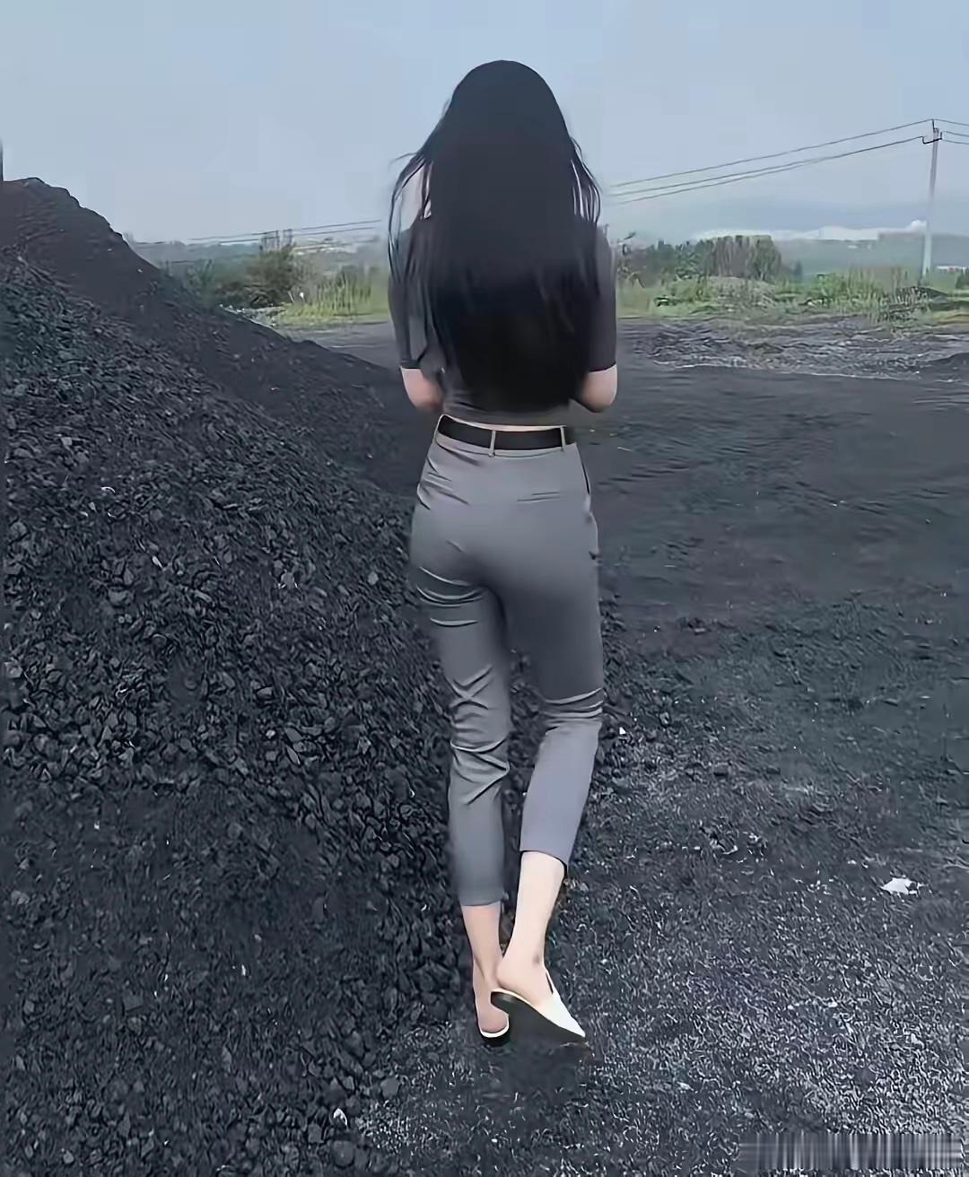久不联系的人，突然找你必有所求。 