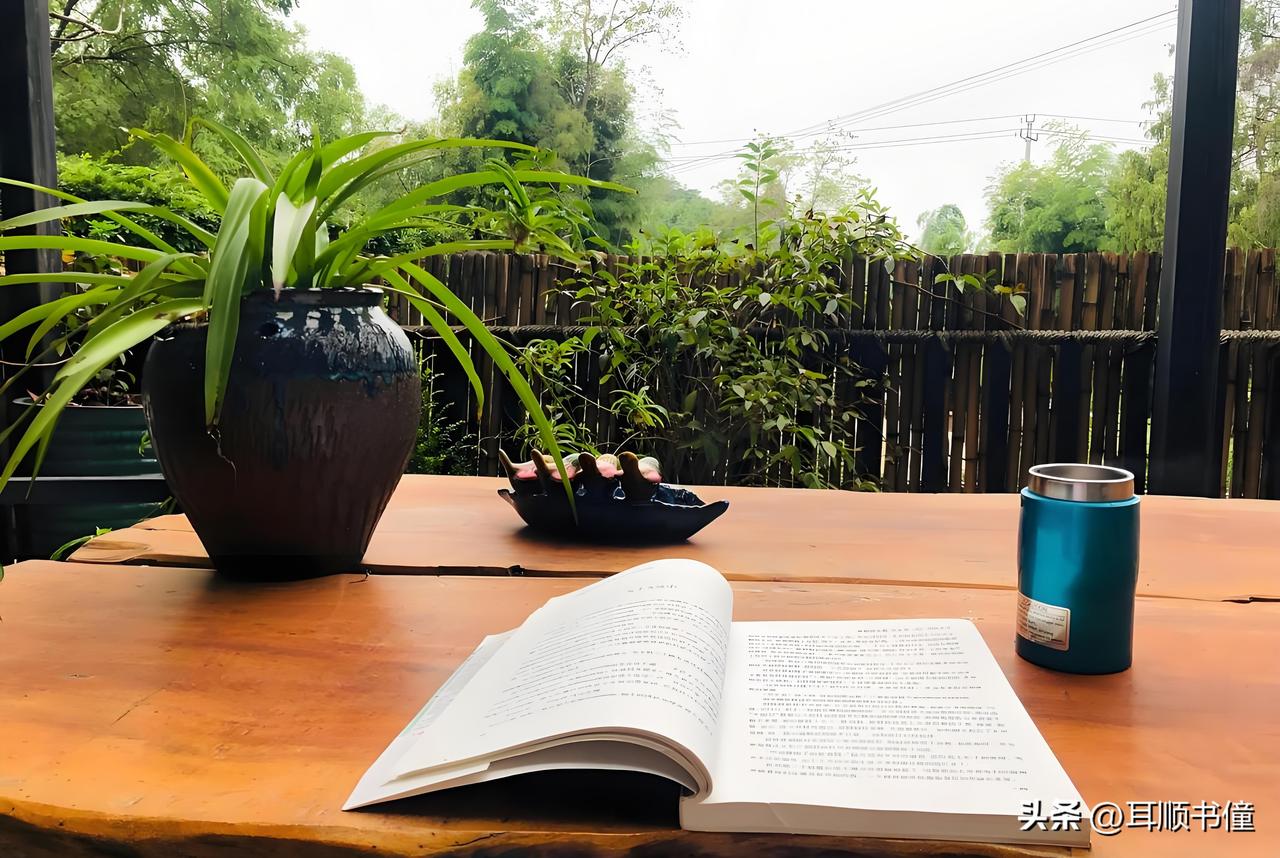 很多60后的通病：总爱操心，很难学会放手。
孩子成家立业多年，小家庭怎么过日子，