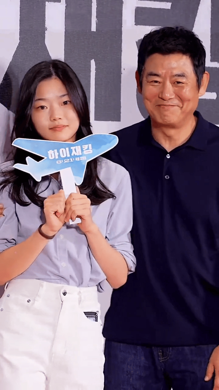 1998照进现实
成东日这是养到真德善了
看老父亲这一脸不值钱的笑容
就知道他此