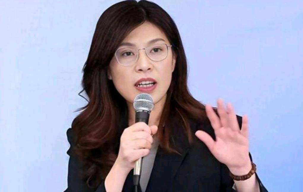 郑丽文再次就两岸关系进行表态！8 月 8 日，据岛内媒体报道，国民党主席郑丽文在