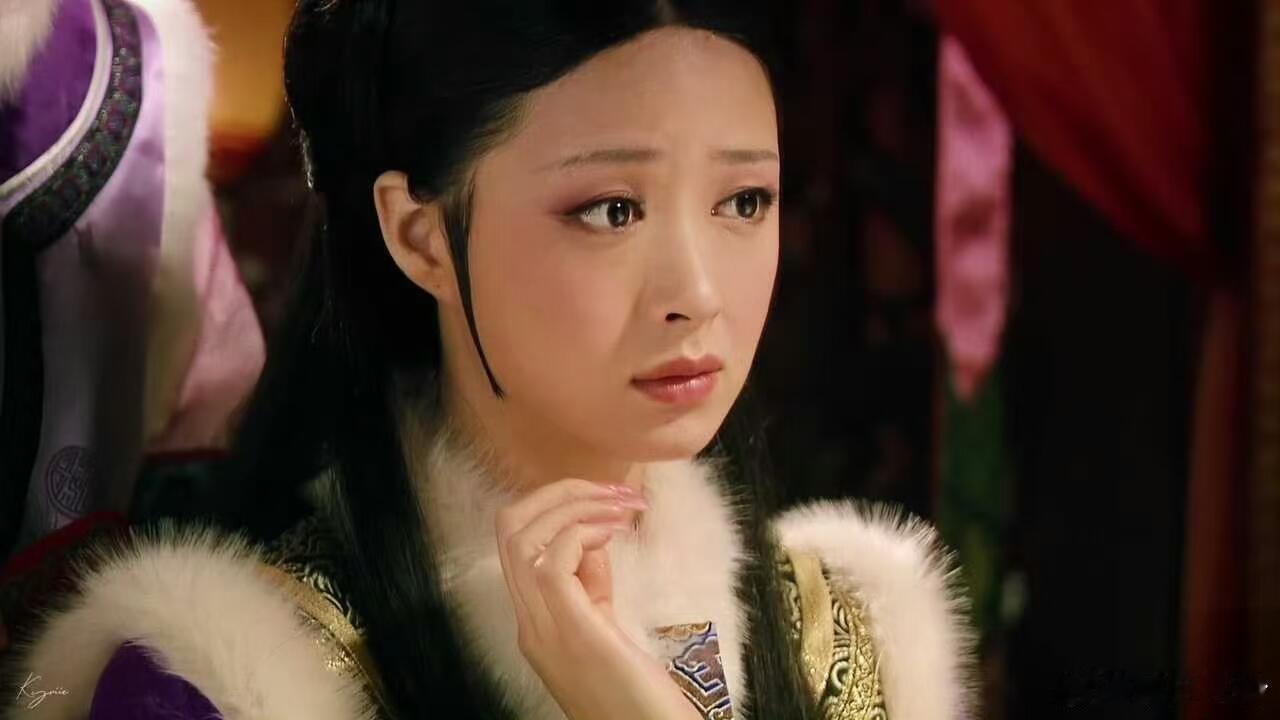 十七岁围猎场，天气渐冷，内务府送来的下等碳，烧出熏人烟雾。年世兰本不想落泪，却被