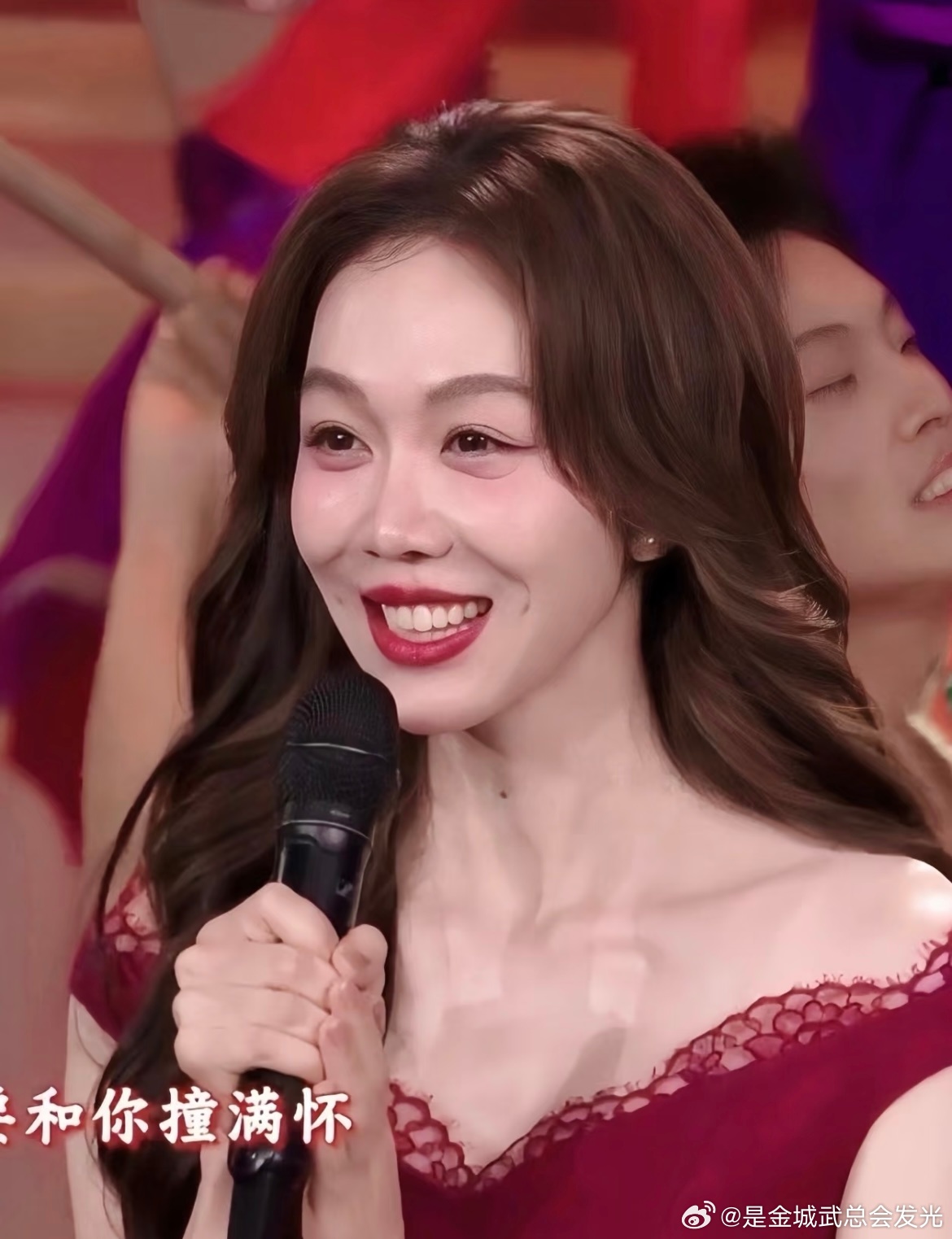 姜妍说第一次被叫小姨还不太理解姜妍的长相就是爸妈会喜欢的那种大气、气质那一挂的吧